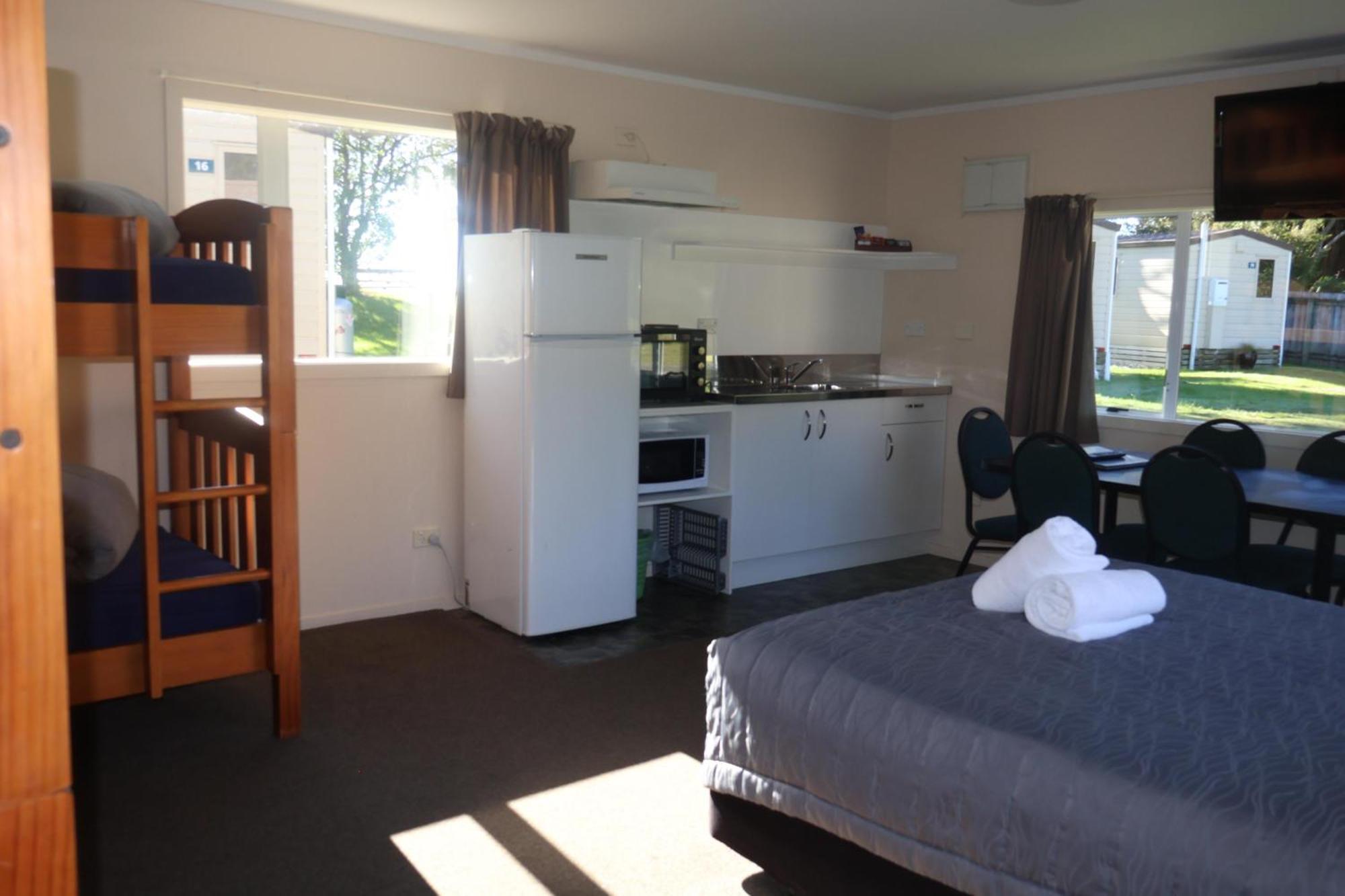 Pohara Beach Top 10 Holiday Park Екстериор снимка